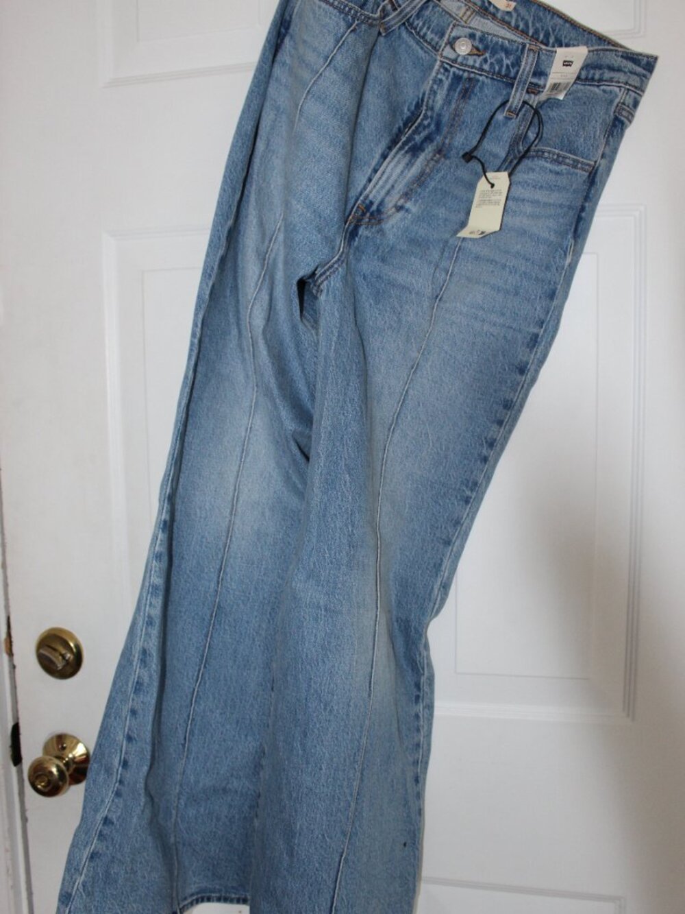 Levis ribcage Bell jeans new with tags size 31 - Picture 7 of 7